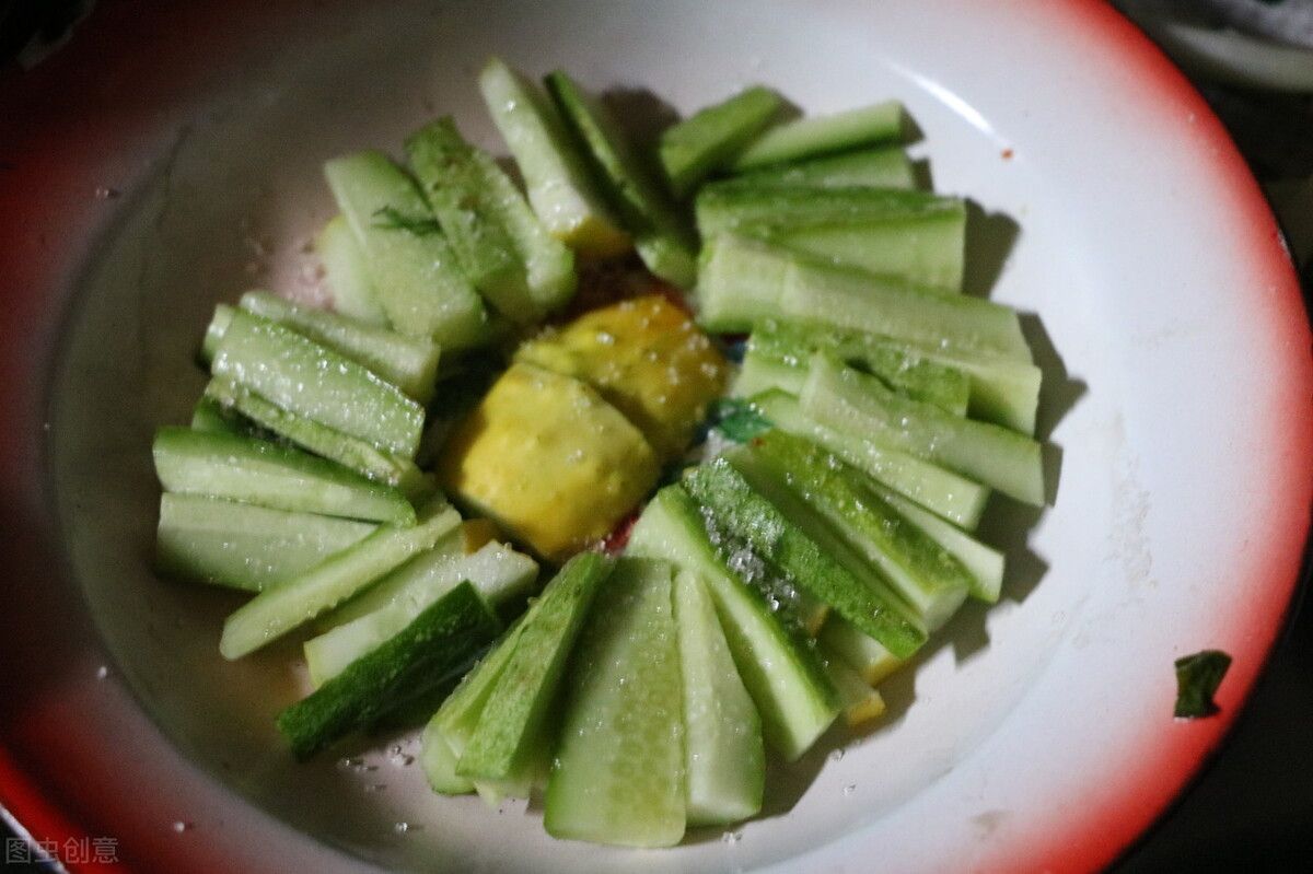 黄瓜的腌制方法（教你腌黄瓜的做法）-第5张图片