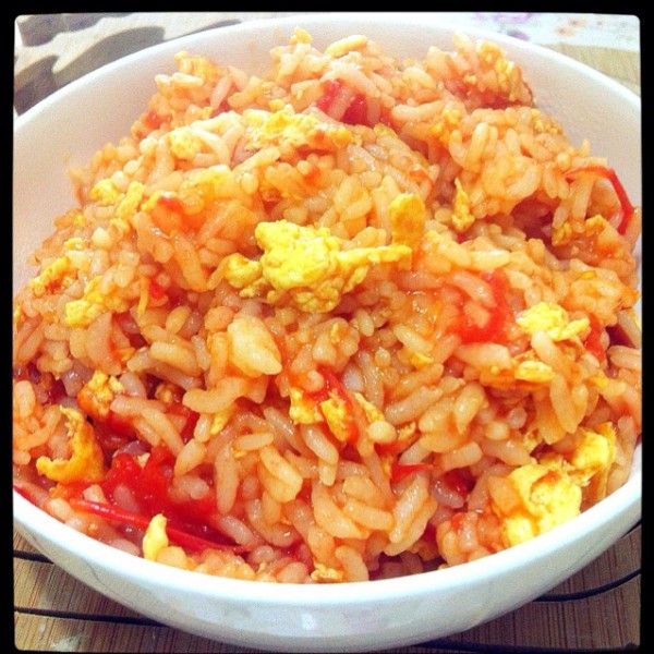 番茄蛋炒饭做法(西红柿蛋炒饭)-第1张图片 番茄蛋炒饭做法(西红柿蛋炒饭)-第1张图片