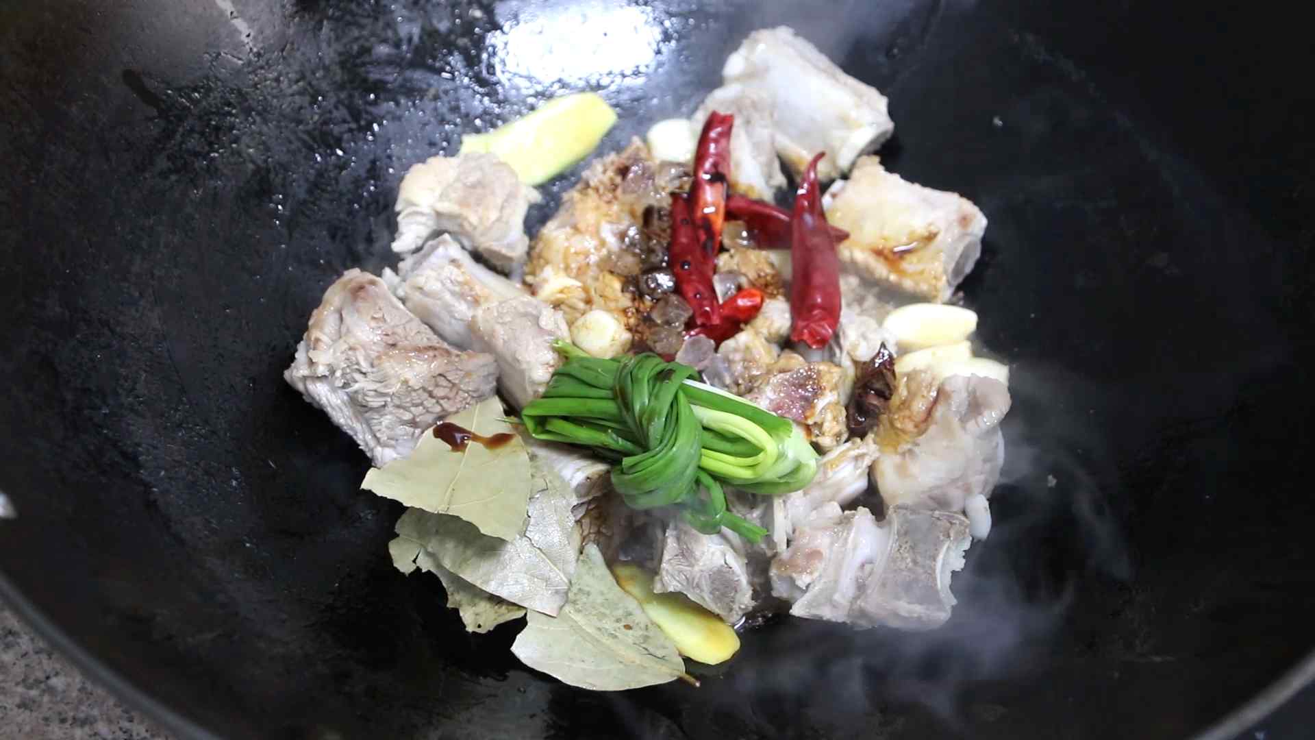 红烧排骨用什么食材做的(红烧排骨做法)-第11张图片 红烧排骨用什么食材做的(红烧排骨做法)-第11张图片