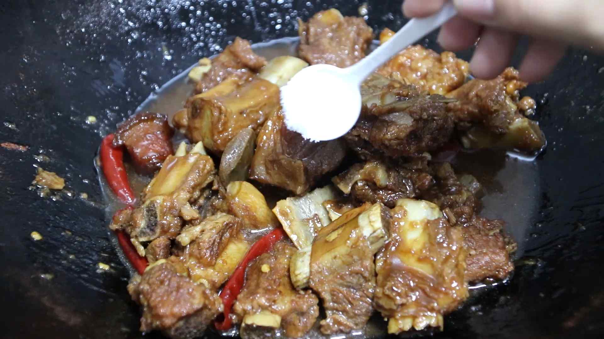 红烧排骨用什么食材做的(红烧排骨做法)-第13张图片 红烧排骨用什么食材做的(红烧排骨做法)-第13张图片