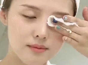 眼霜的正确使用手法(怎样涂抹眼霜是正确方法)-第2张图片 眼霜的正确使用手法(怎样涂抹眼霜是正确方法)-第2张图片