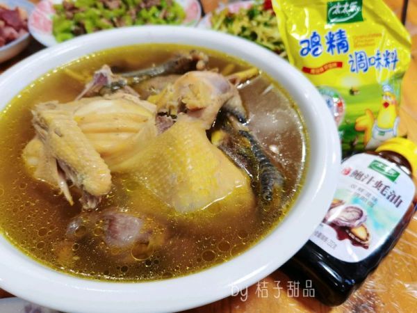 清炖鸡汤(鸡汤的家常炖法)-第1张图片 清炖鸡汤(鸡汤的家常炖法)-第1张图片