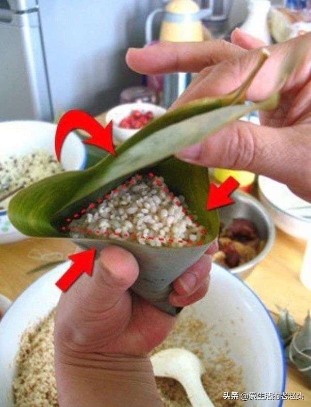怎么包粽子（教你粽子最简单的包法）-第12张图片
