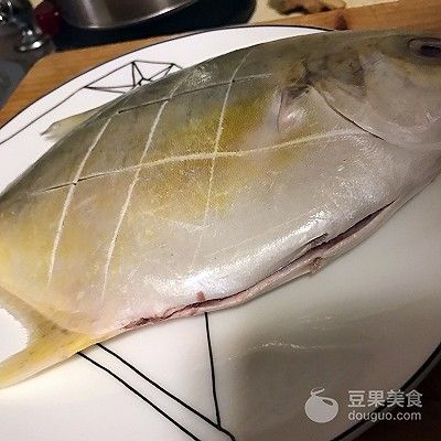 平鱼怎么做好吃（红烧平鱼的做法）-第8张图片