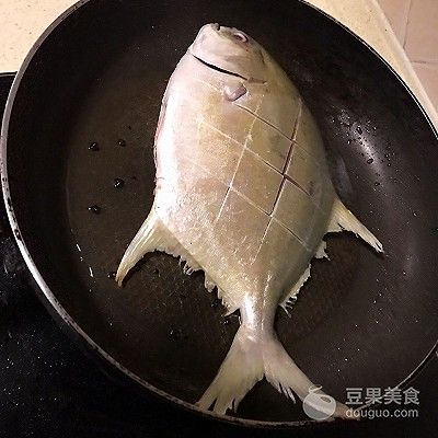 平鱼怎么做好吃（红烧平鱼的做法）-第10张图片