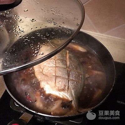 平鱼怎么做好吃（红烧平鱼的做法）-第15张图片