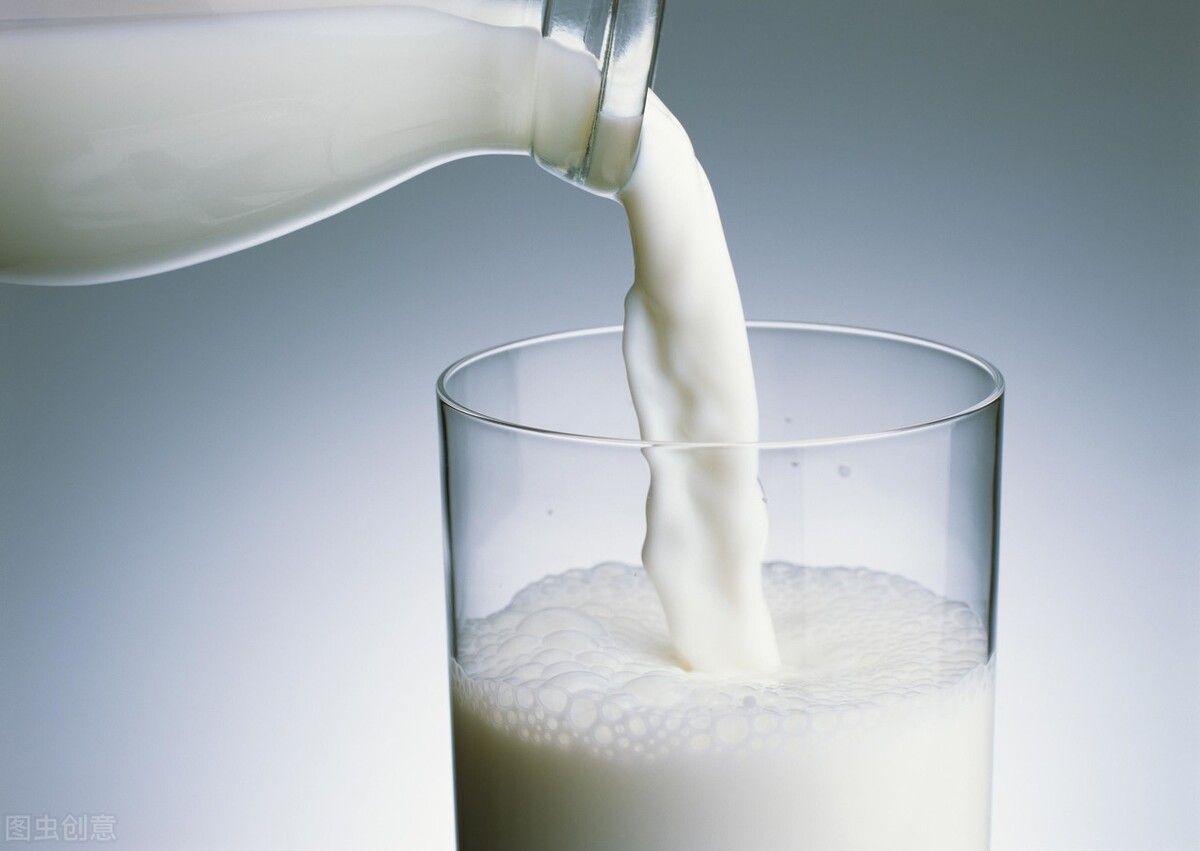 全脂牛奶和脱脂牛奶的区别（牛奶选全脂还是脱脂？）-第1张图片