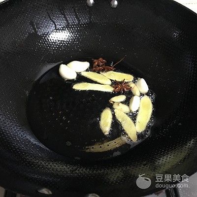 栗子黄焖鸡（黄焖栗子鸡的做法）-第3张图片