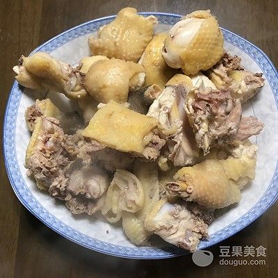 栗子黄焖鸡（黄焖栗子鸡的做法）-第1张图片