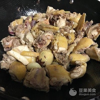 栗子黄焖鸡（黄焖栗子鸡的做法）-第4张图片