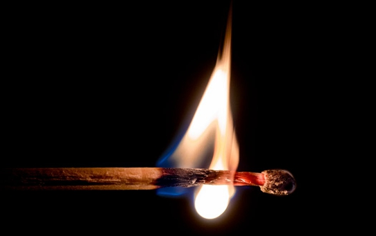 梦到房子着火(梦到家里着火了什么意思?)-第1张图片 梦到房子着火(梦到家里着火了什么意思?)-第1张图片