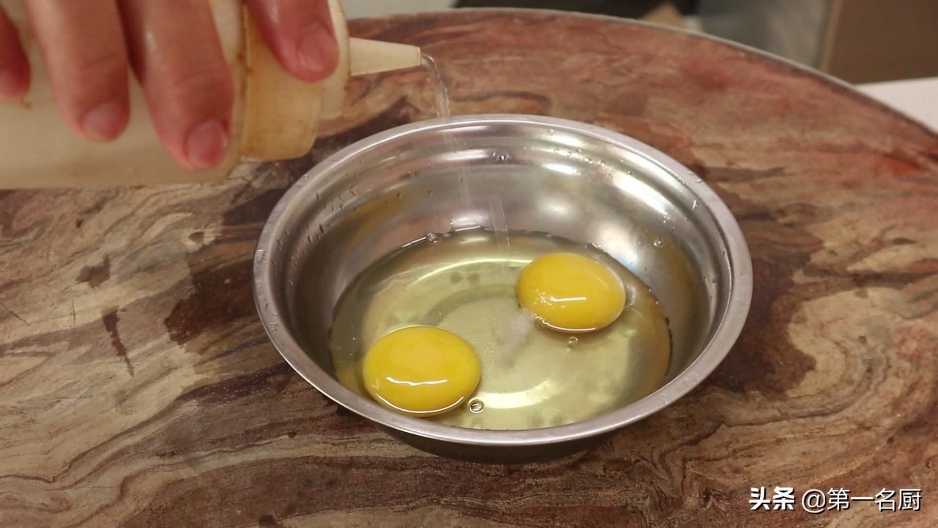 番茄炒蛋盖浇饭（西红柿鸡蛋盖浇饭”的家常做法）-第4张图片