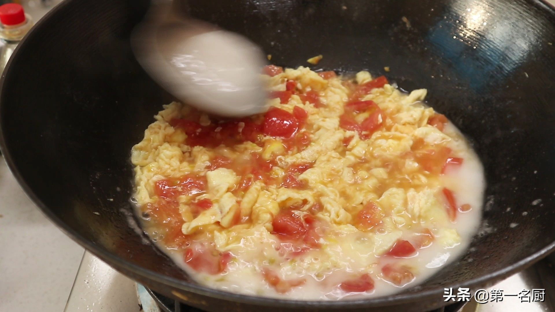 番茄炒蛋盖浇饭（西红柿鸡蛋盖浇饭”的家常做法）-第10张图片