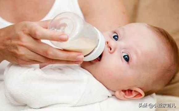小孩为什么老吐奶？（新生儿宝宝吐奶的原因是什么？）-第1张图片