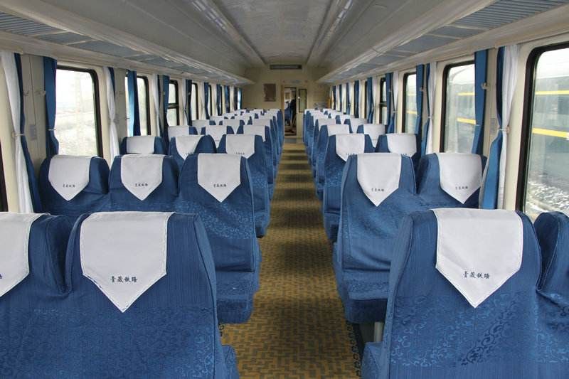 火车座位靠窗（火车靠窗的座位号是哪几个）-第1张图片
