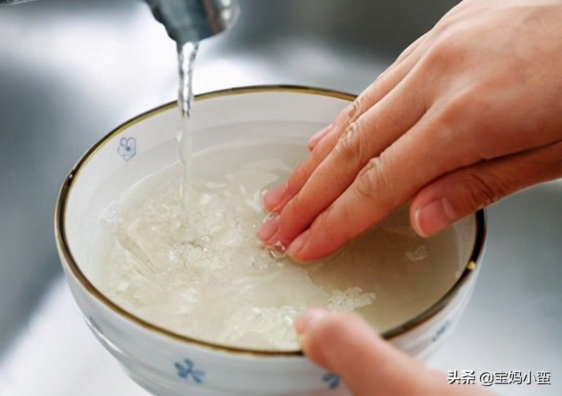 皮鞋怎么保养(皮鞋该怎么清洗和保养呢)-第2张图片 皮鞋怎么保养(皮鞋该怎么清洗和保养呢)-第2张图片
