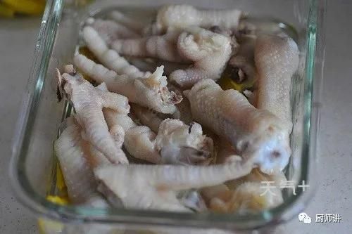 泡椒凤爪的最正宗做法(自制泡椒凤爪的做法)-第3张图片 泡椒凤爪的最正宗做法(自制泡椒凤爪的做法)-第3张图片