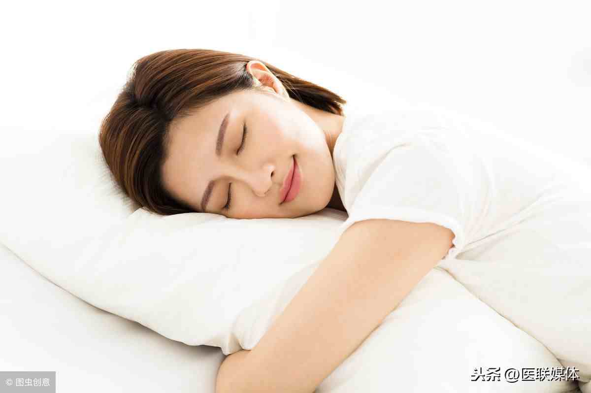 晚上睡觉口干舌燥是怎么回事（晚上睡觉时口干舌燥）-第1张图片