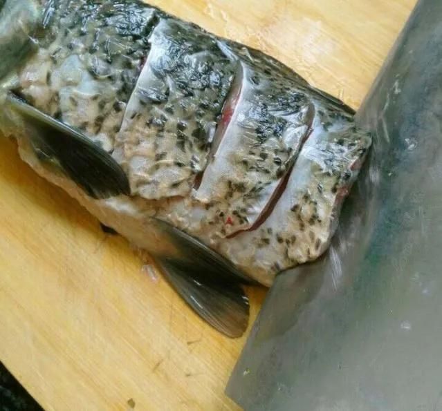 糖醋鲤鱼的家常做法!(正宗的糖醋鲤鱼!)-第3张图片 糖醋鲤鱼的家常做法!(正宗的糖醋鲤鱼!)-第3张图片