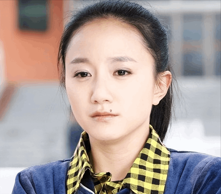 李倩个人资料简介(被点了美人痣)-第11张图片 李倩个人资料简介(被点了美人痣)-第11张图片