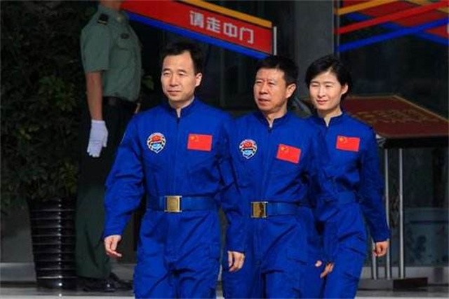 我国第一位女航天员是谁（中国进入太空的第一位女航天员）-第6张图片