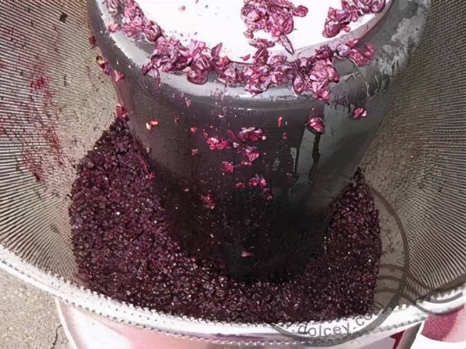 红葡萄酒的酿制方法（红葡萄酒是如何酿造的）-第13张图片