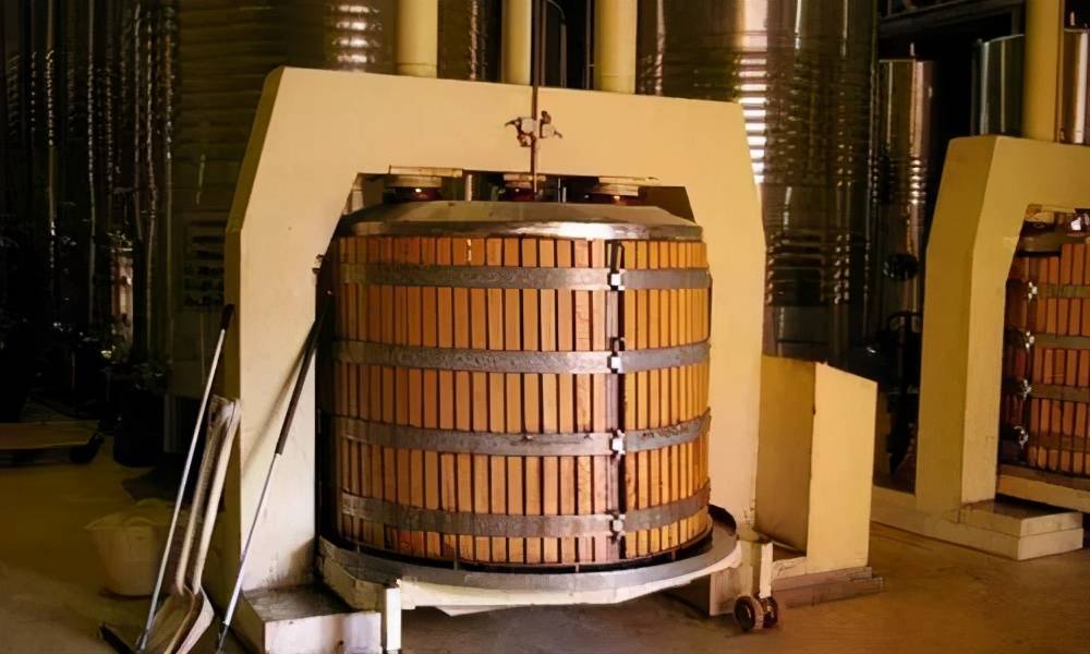 红葡萄酒的酿制方法（红葡萄酒是如何酿造的）-第21张图片