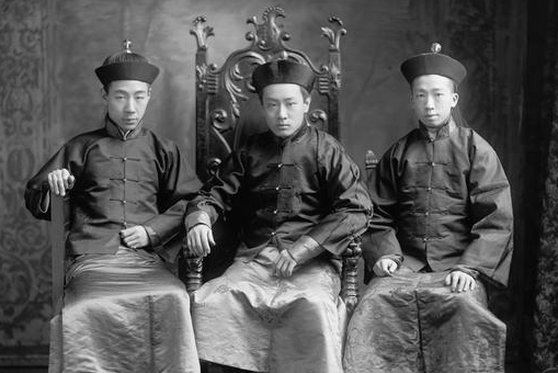 奕劻生平简介(清朝奕劻的生平如何?)-第4张图片 奕劻生平简介(清朝奕劻的生平如何?)-第4张图片