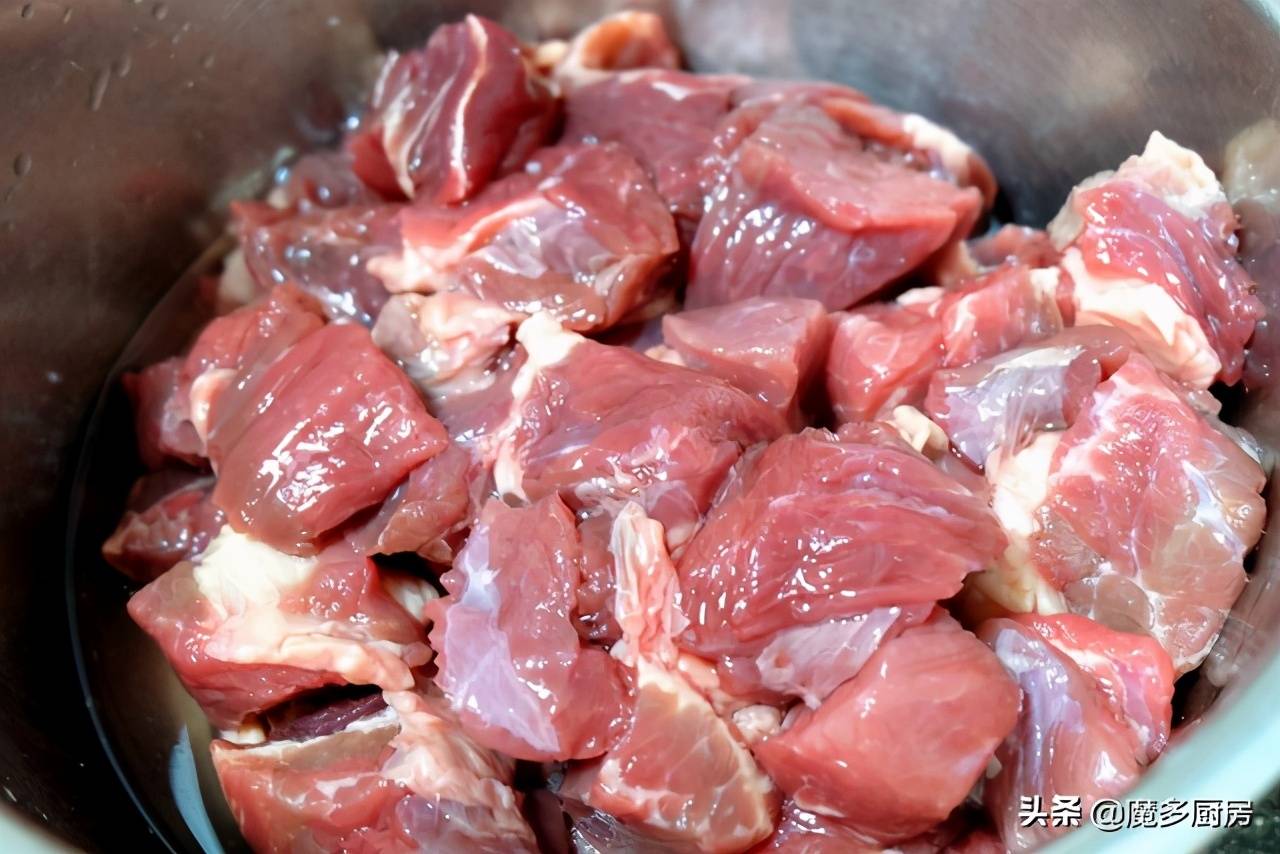 萝卜炖牛肉的做法（秋冬最适合牛肉炖萝卜）-第3张图片