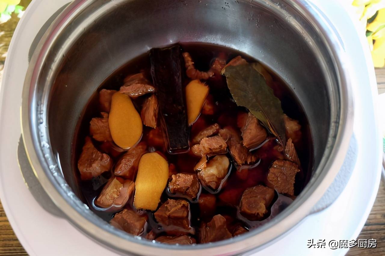 萝卜炖牛肉的做法（秋冬最适合牛肉炖萝卜）-第8张图片