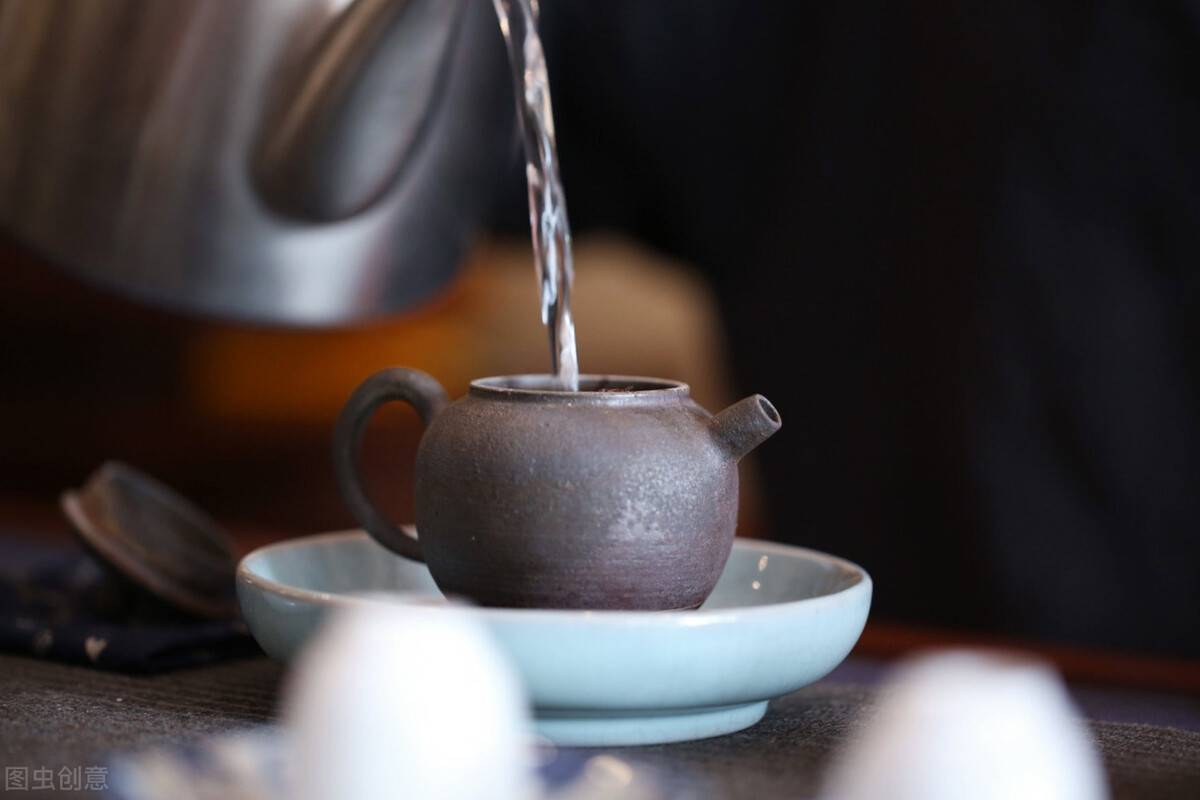 泡茶专用水（什么样的水泡茶最好？）-第1张图片
