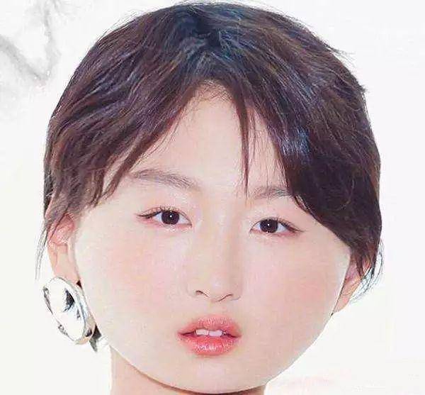 宽脸适合的发型（脸型大的女生要怎么设计发型呢？）-第1张图片