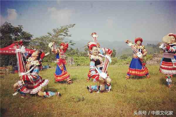 长鼓舞是哪个民族的舞蹈（传统民俗舞蹈的代表）-第2张图片