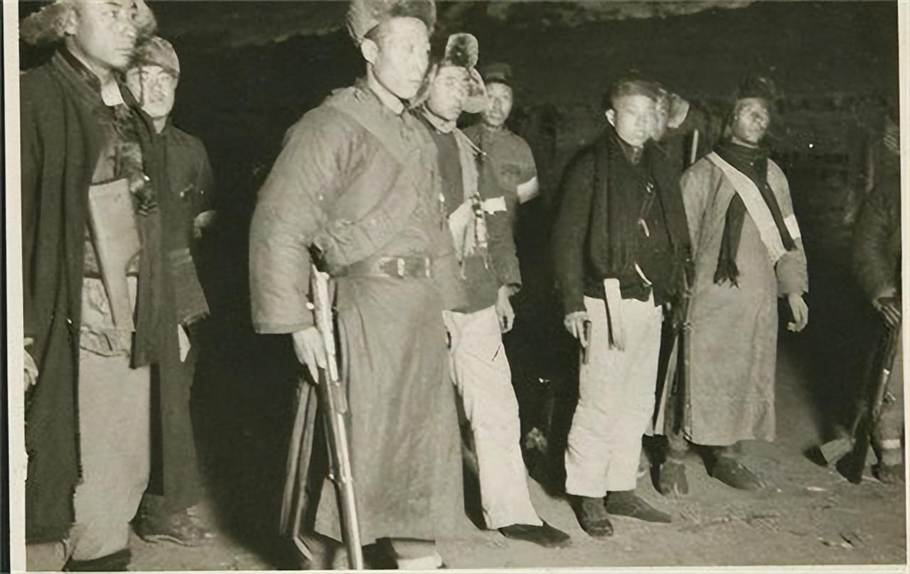 1937年，周恩来在延安遇刺，11名警卫壮烈牺牲，到底谁如此大胆？-第16张图片