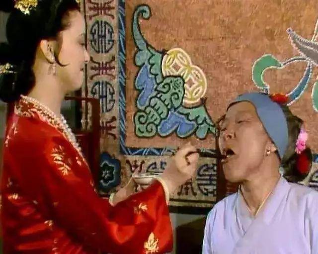 红楼梦刘姥姥吃的茄子叫什么（真的有茄鲞这道菜做法吗）-第1张图片