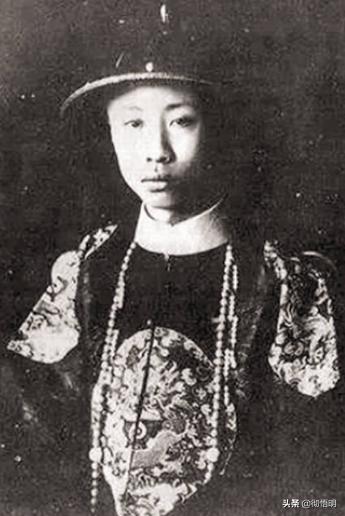 历史上中国最后一个皇帝是谁（爱新觉罗·溥仪一生简介）-第2张图片