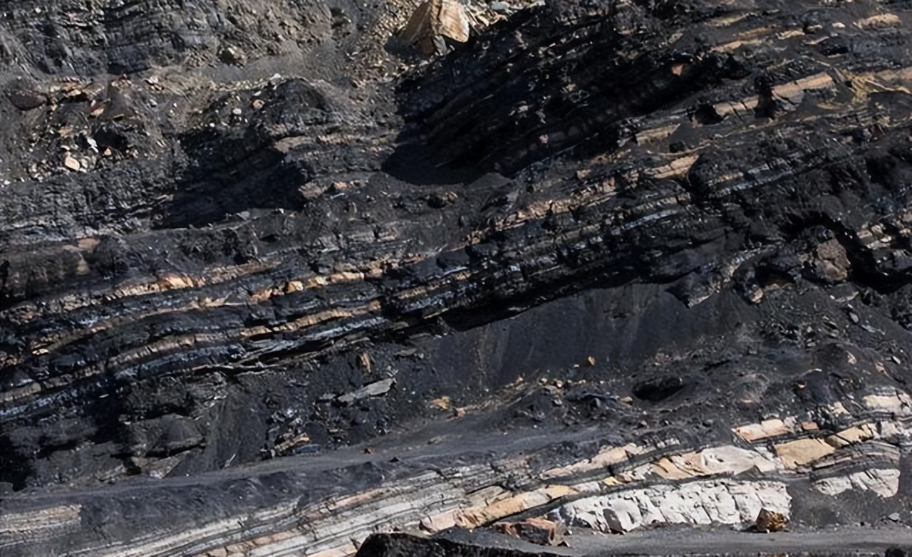 10多年前，中国发现了最大的煤田，总面积22860平方公里-第6张图片