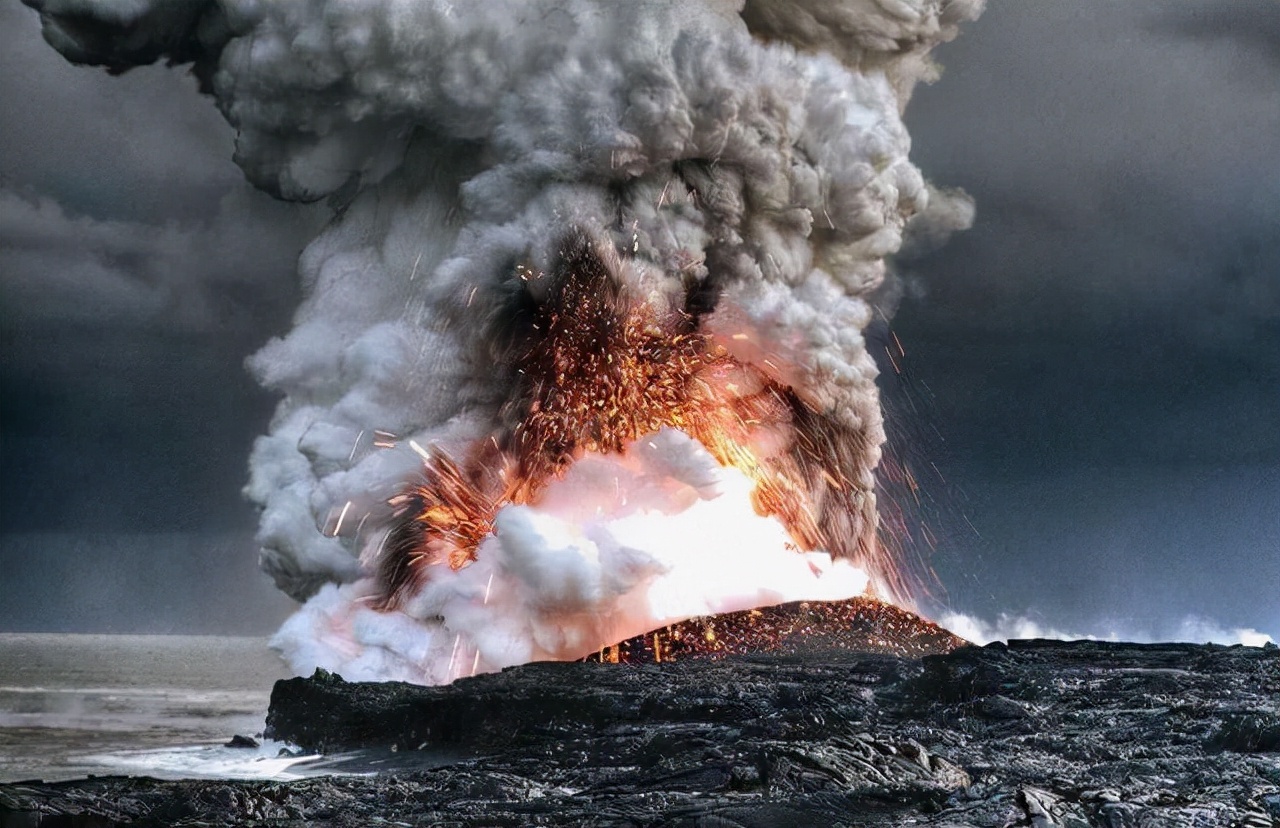 汤加火山的威力相当于1000颗核弹，23万日本人避难，或者是夏天-第9张图片