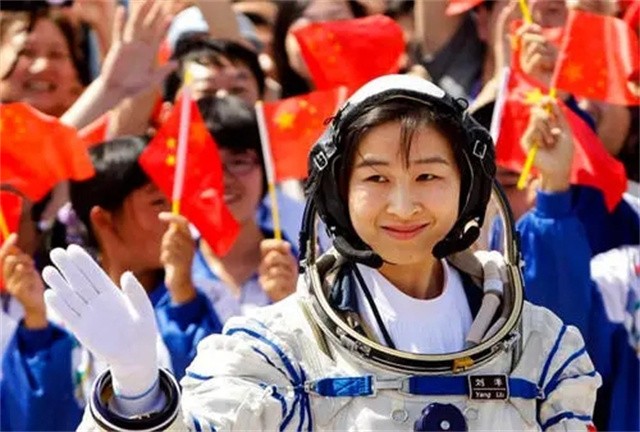 我国第一位女航天员是谁（中国进入太空的第一位女航天员）-第11张图片