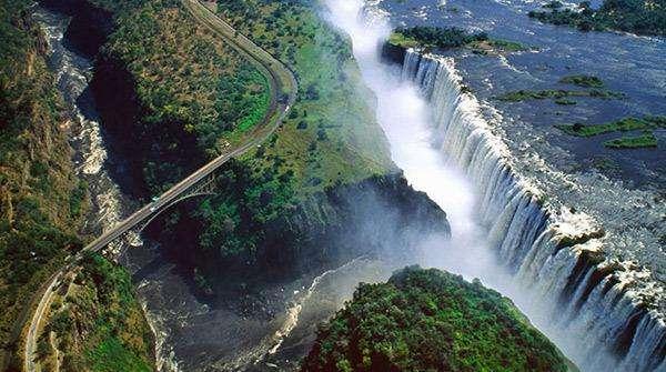世界最大的瀑布在哪个国家（全球最大的瀑布群排名）-第2张图片