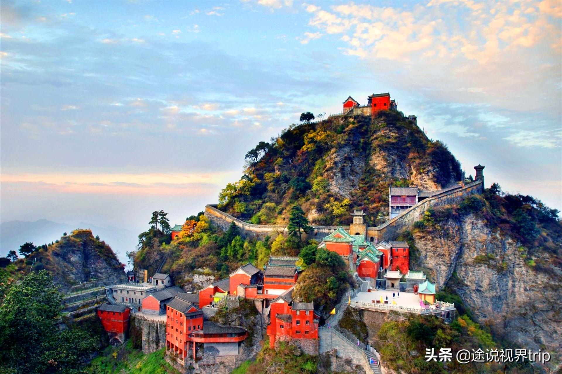 中国十大名山有哪些（中国最有名的十大名山是哪些山）-第4张图片