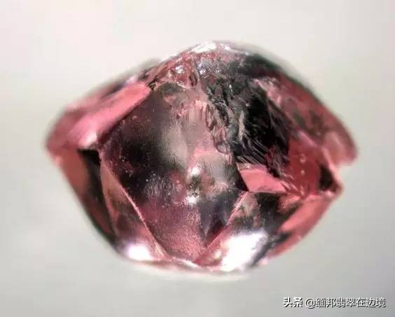 如何鉴定钻石原石的真假（天然钻石原石的价格是多少）-第4张图片