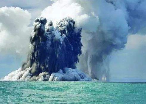 汤加火山的威力相当于1000颗核弹，23万日本人避难，或者是夏天-第5张图片