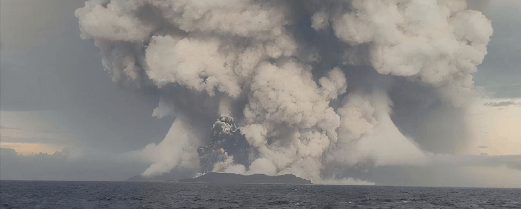 汤加火山的威力相当于1000颗核弹，23万日本人避难，或者是夏天-第8张图片