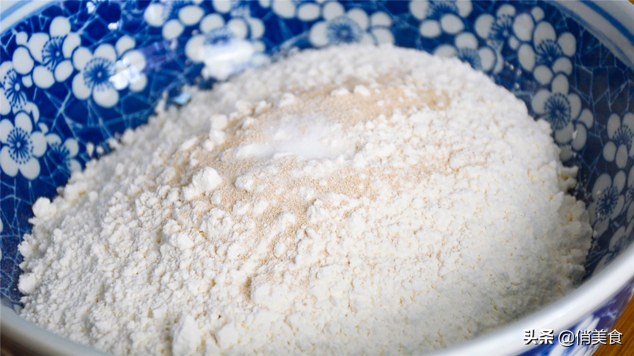 一斤面粉做包子放多少水和面（放多少水做出的包子更好）-第3张图片