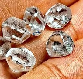 培育钻石和天然钻石怎么区别（详见培育钻石和天然钻石不同）-第3张图片