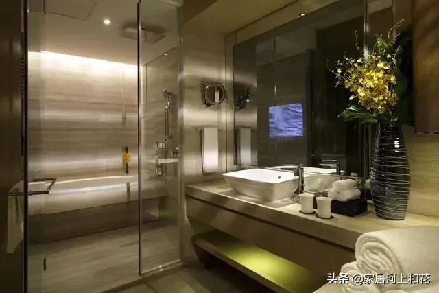 为什么酒店的浴室玻璃是透明或半透明的（很多人都猜错了）-第4张图片