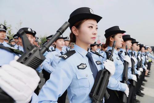 警察是公务员吗(中国公安部门的警察都是公务员吗？有没有其他编制)-第2张图片