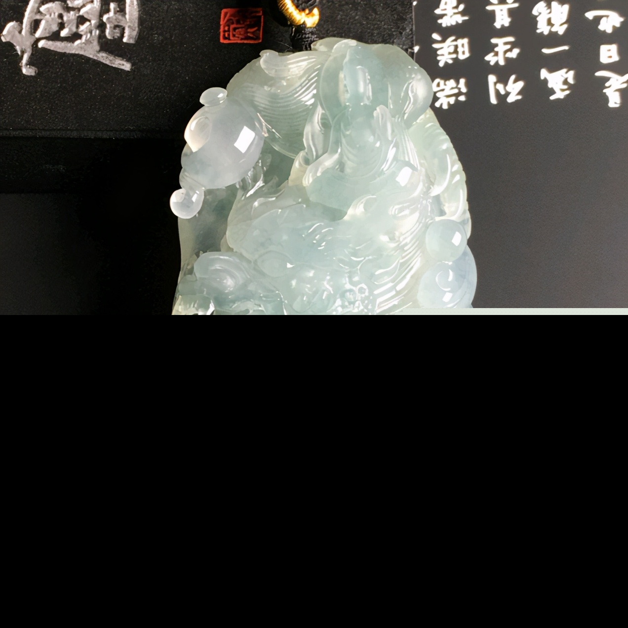 蓝色手镯是什么玉石（蓝色的镯子是什么材质）-第3张图片