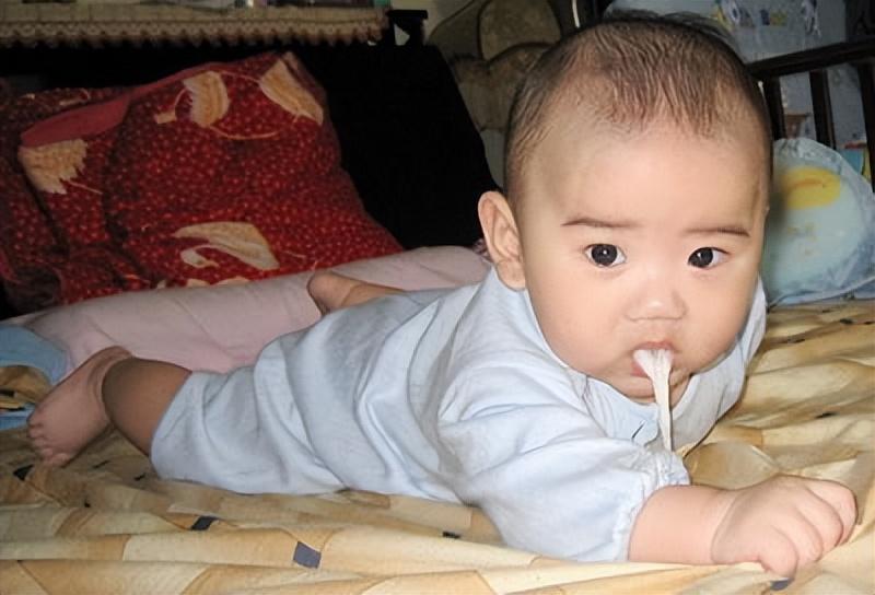 婴儿吐奶怎么办,0-1岁婴儿吐奶-第6张图片
